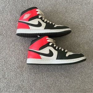 Nike air jordan mid dunks LIMITED EDITION